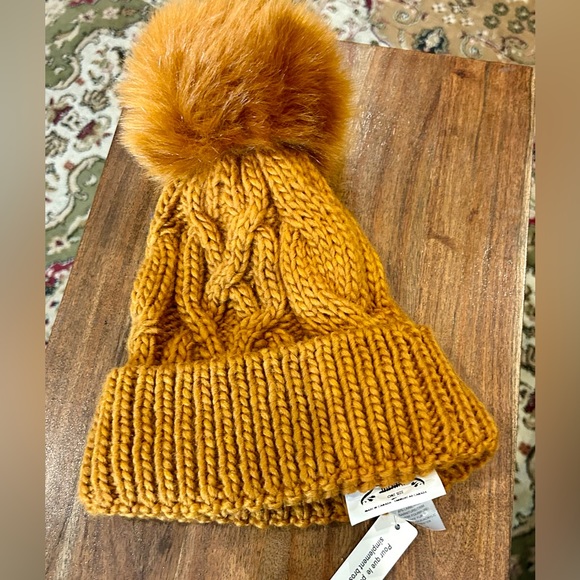 Free People-Pinnacle Pompom
Beanie NWT Mustard color with Pompon
(New) - Picture 3 of 7